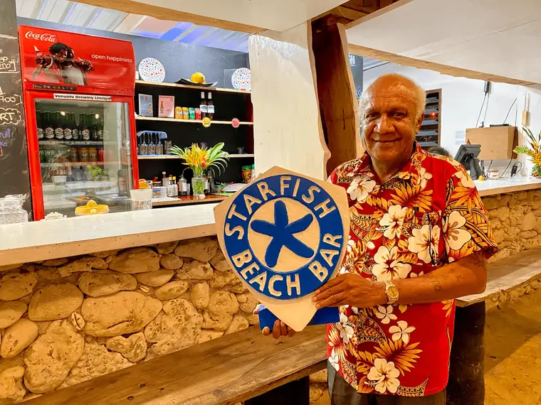 Starfish Beach Bar sign